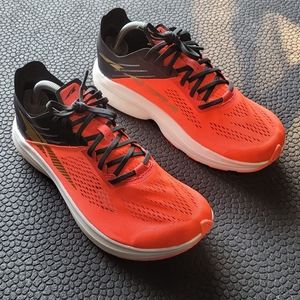 Altra C Vanish Carbon Men’s Size 9.5 Coral/Black Running Shoes AL0A547M602 Red